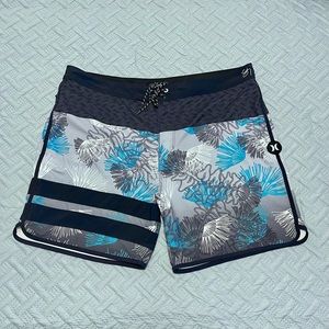 Hurley Men’s Phantom Swim Trunks Size 40 - Blue, White, Gray Patterned